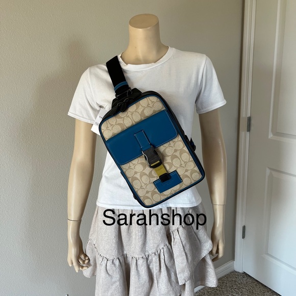 ✅Coach Track Pack - Picture 8 of 14